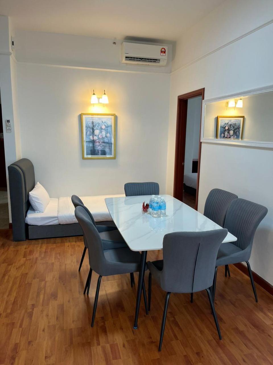 Luxhouz Suites At Times Square Куала-Лумпур Екстер'єр фото